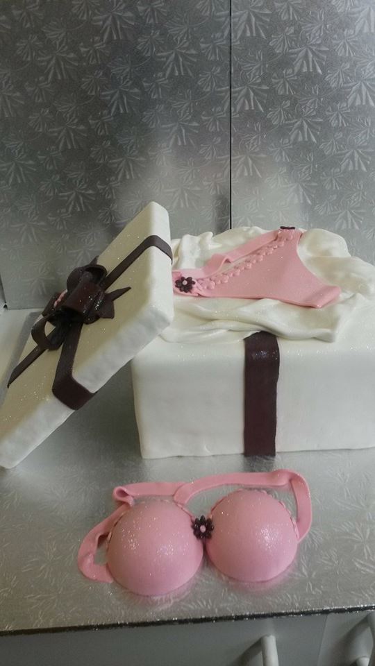 BSC010N – Lingerie Gift Box – Cakes for Africa