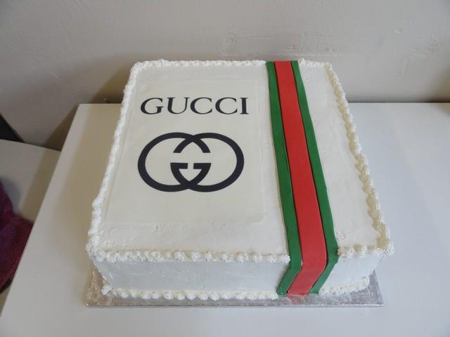 BDC176 - 30cm Square Gucci Cake